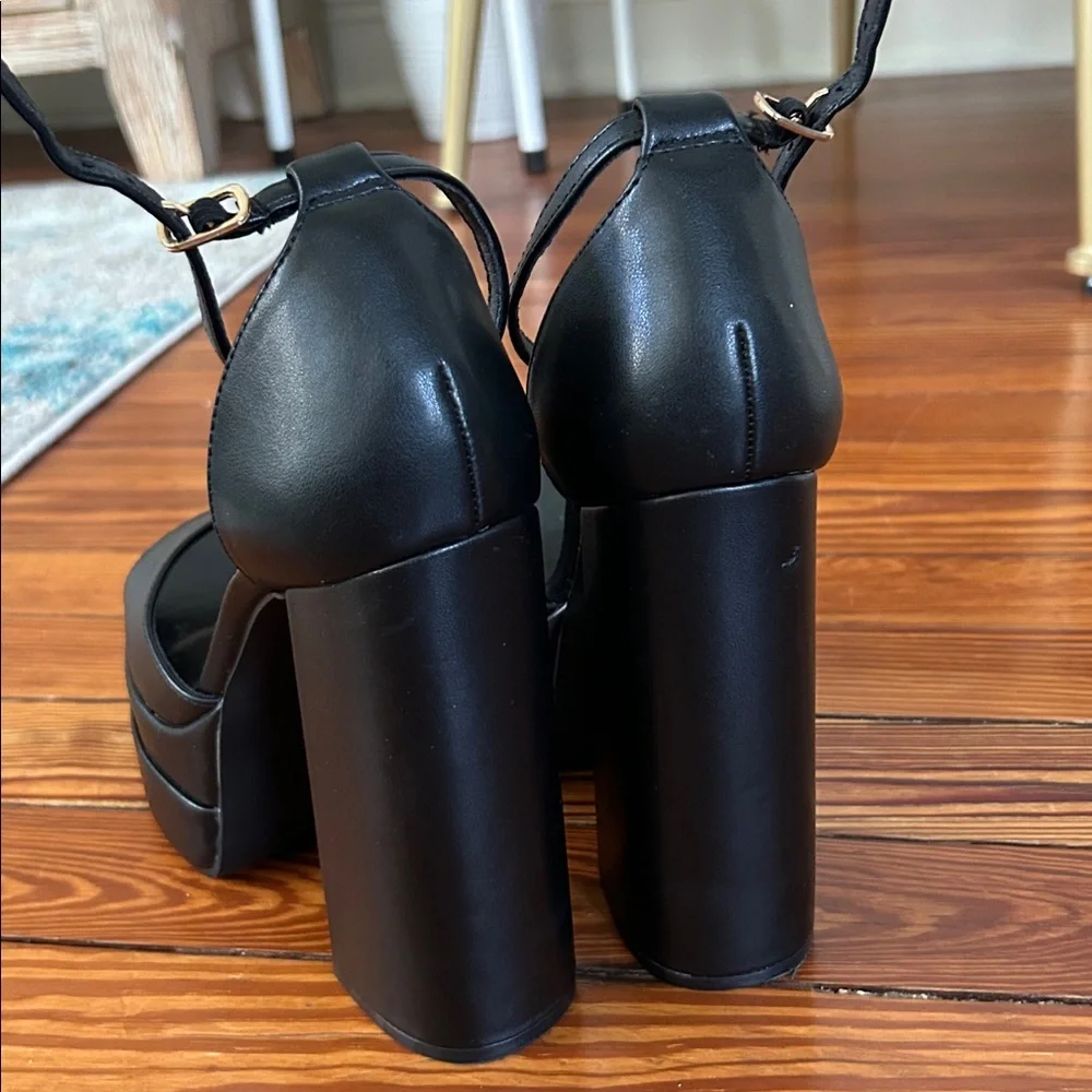Dream pairs black platform heels